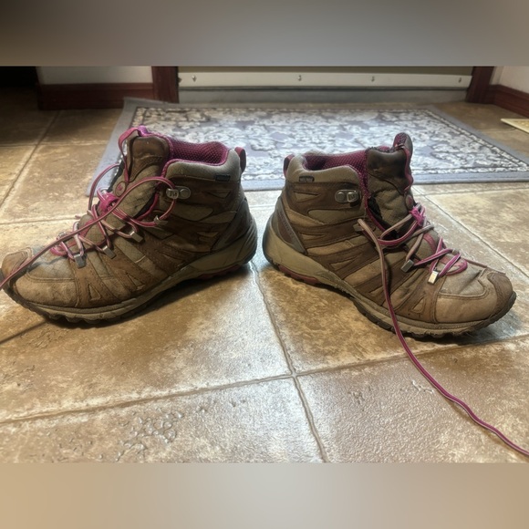 MERRELL Hiking Boots Womens size 6.5 - Picture 5 of 8